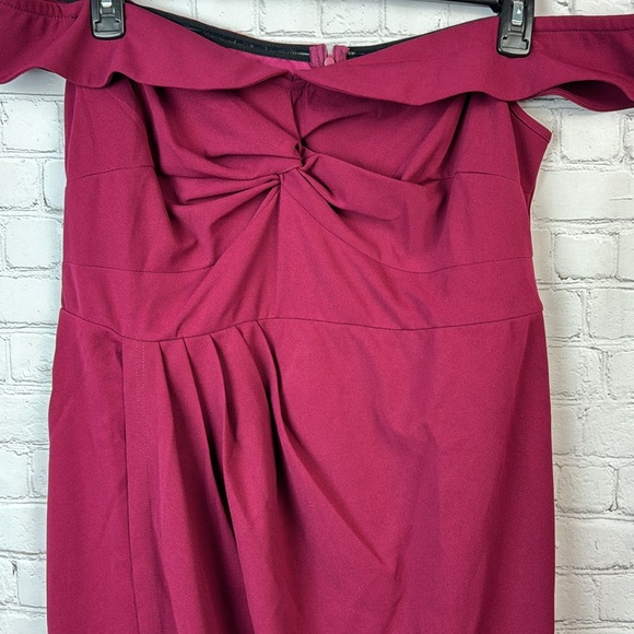 BloomChic Burgundy Twist Front Pleated Detail Off Shoulder Dress Plus Size 1X - Picture 4 of 6
